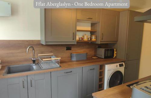 Llew Accommodation - The Townhouse - Photo 3