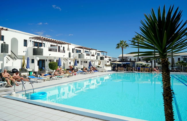 Apartamentos Plaza Azul - Photo 17