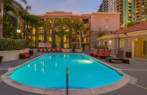 Sunny Marina Del Rey Apartment- Hot Tub, Game Room, BBQ, Projector - Photo 1