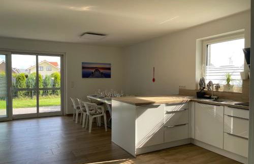 Ruhig gelegene EG-Neubauwohnung & Garten, überdachte Terrasse, Insektenschutz, Fußbodenheizung, EBK für max 7 Personen - Foto 32