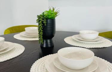 Luxurious Hidden Gem - Downtown Access - Balcony - Foto 29