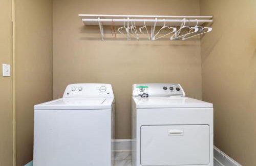 The Broadway Bungalow Walk to Riverwalk Dining! - Foto 38