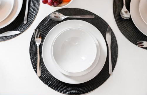 Centrally Located Apt with Parking - Foto 44