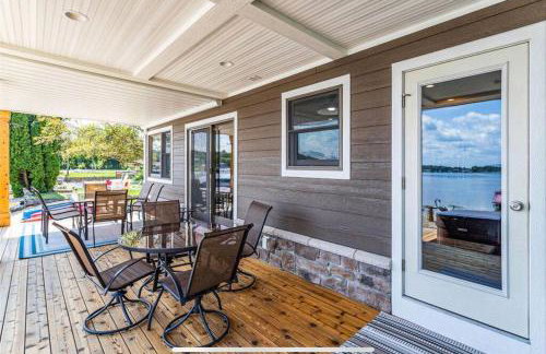 Cheerful Sister Lakes 4 BDR Lake Hse w/ Hot tub. - Foto 12