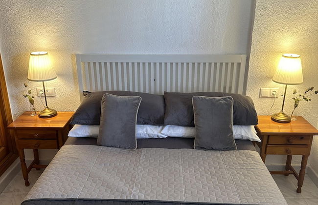 2-bed Apartment 10 min Drive to the Beach! - Foto 4