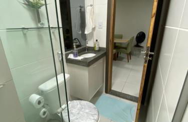 No Atalaia, Fort Poseidon rua do Atalho a 700 metros da praia do Atalaia, apartamento novo decorado, varanda, sala de estar e jantar, 02 suítes, 03 banheiros, lavanderia, cozinha, piscina, churrasqueira, salão de jogos, vista parcial das dunas e mar - Photo 30