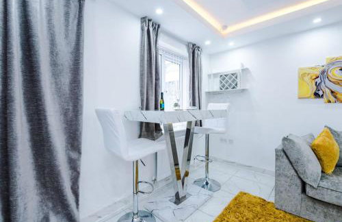 LUXURY 3 BEDROOM HOUSE Close to Manchester Center - Foto 29