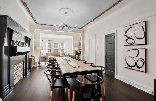 Luxury Living: Grand 7BR/5BA near Everything - Photo 21
