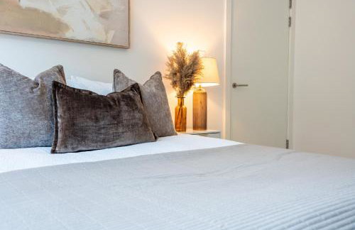 Central Wembley Stadium Luxe Stay with Pool Table - Foto 44