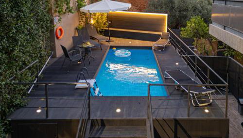 Blissful Residence with Pool by 8essentially - Foto 4, sunbed