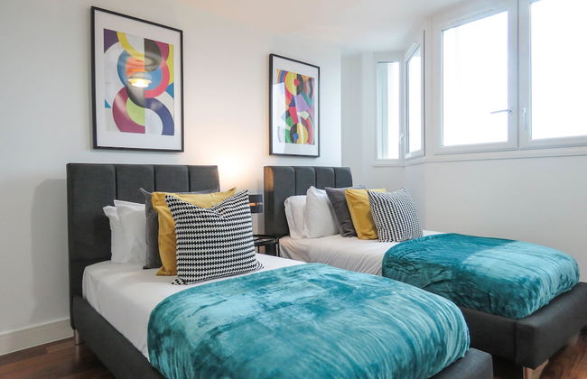 Tudors eSuites Birmingham City Centre Apartments near Gas Street Basin - Photo 2