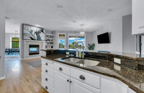 Epic Hillside Retreat Htd Pool HotTub Golf 4400sf - Foto 45