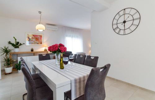 Kuća za odmor s bazenom Emma - Foto 15