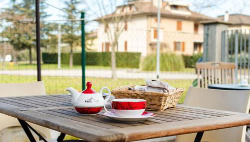 GuestHost - Casa del Giardino Apt with Shared Patio - Photo 5