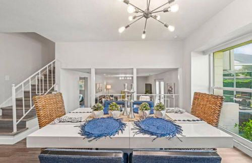 Oversized 4bed + Converted Bedroom, HEATED Pool + Hot Tub - Photo 20