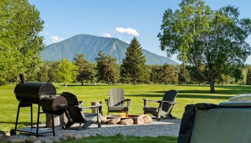 Lux Fly-Fishing Haven near Glacier Park - Hot Tub - Foto 2