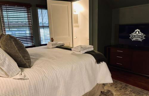 Stylish 3BR with Patio Walk to State Capitol - Foto 26