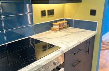 Modern Central Manchester Condo Next To AO Arena - Parking - Local Attractions - Foto 14