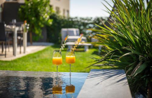 New LUXURY apartment with sea view and PRIVATE heated pool, 50m from the beach - Foto 8