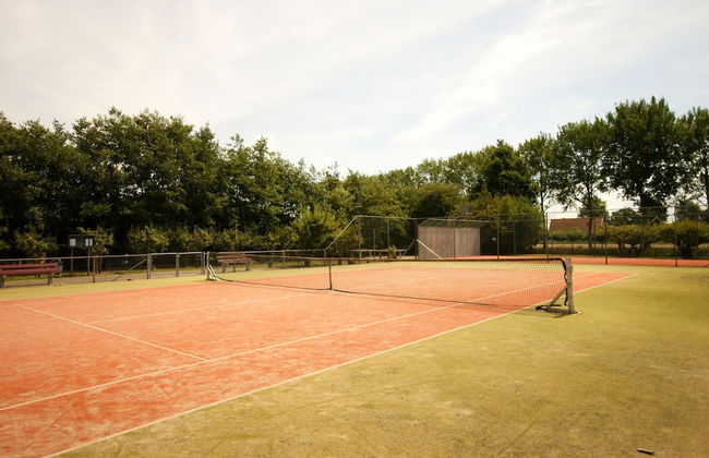 Nice Holiday Home for 5 People, Within Walking Distance of the Beach - Photo 7