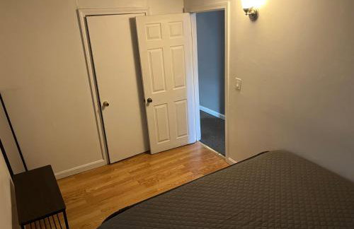 Downtown Beverly Apartment 8 Minutes to Salem and has King Beds - Photo 9