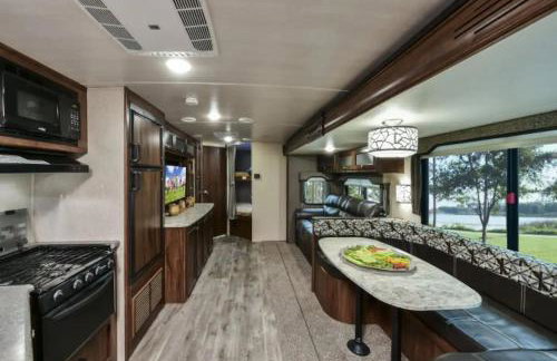 Heartland North Trail 31' RV - Photo 1