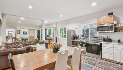 6 bedrooms, Walking distance to airport - Foto 2