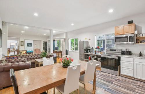 6 bedrooms, Walking distance to airport - Foto 2