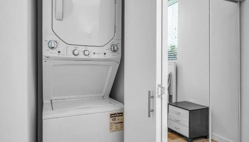 Koreatown 1 Bedroom Loft with 2 Beds Free Parking Wifi - Foto 3