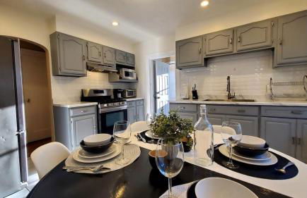 The B&W Haven 5BR Home with yard theater - Foto 49