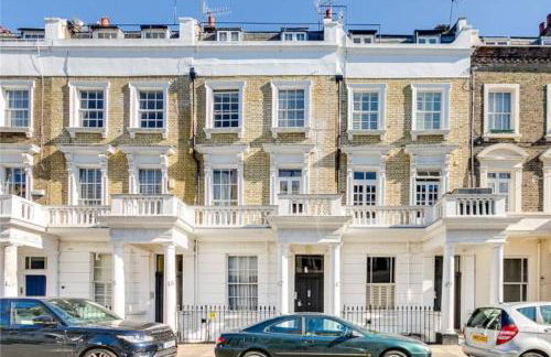 Victoria Violet - Photo 2