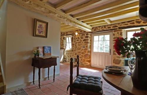 Maison historique du 15ème siècle avec jardin à La Carneille - FR-1-497-135 - Foto 12