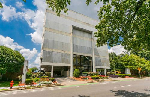 Two Condos on Music Row that Sleeps 14 with POOL and Parking - Foto 14