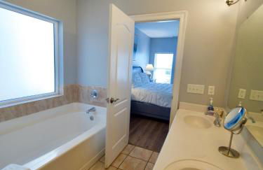 6 BR-Seaside Cotton-Heated Pool-Game Room with Pool Table - Photo 32