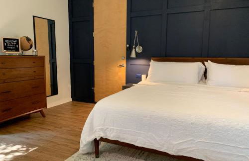 NormalBnB - 2 Blocks From Restaurants, Bars, Hospital - Foto 16