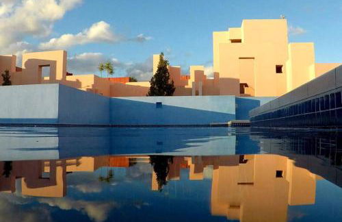 La Muralla Roja - Photo 1