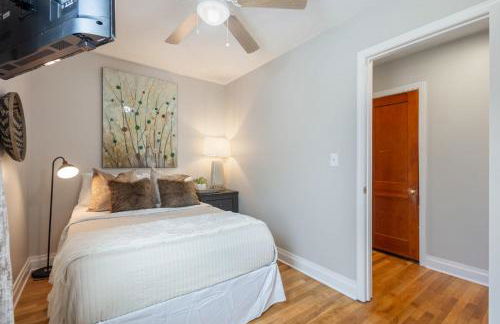 Firefly Hideaway near Riverwalk - Foto 26