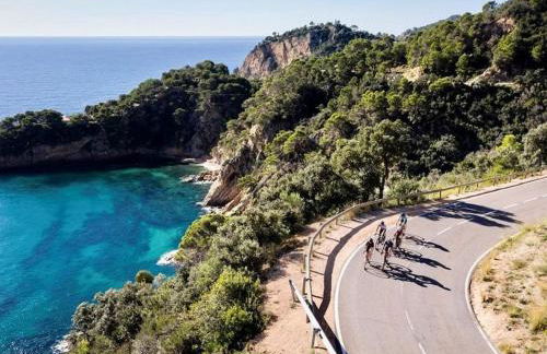 Off-grid Luxury Villa with Tikibar by the pool. - Photo 25