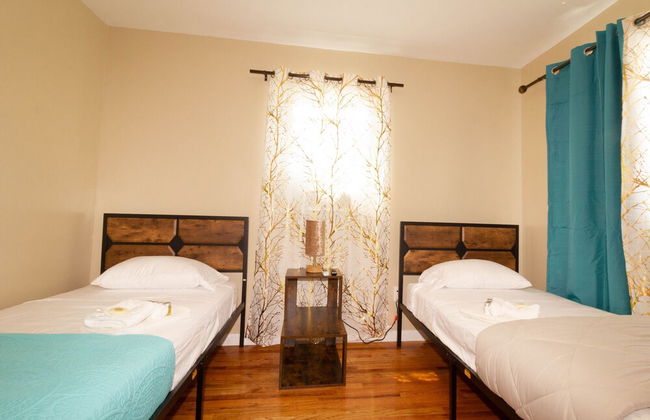 Cheerful & Beautiful 3-Bedroom Ranch - Photo 12