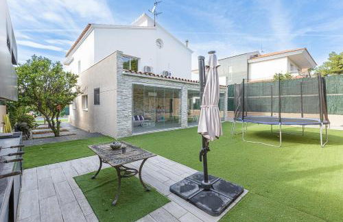 Fantástica casa en alquiler con piscina en Vilanova i la Geltrú - Foto 8