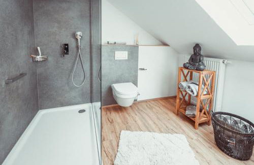 Exklusive Ferienwohnung an der Mosel - Top Ausstattung - Dachterrasse - E-Ladestation - Netflix - Foto 18