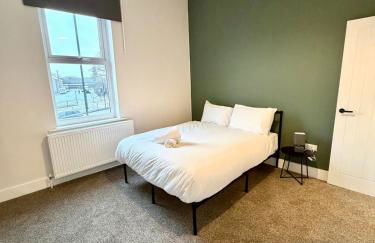 Spacious 4 Bed House, Modern, Free Parking - Foto 14