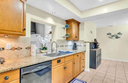 Dockside Paradise - Waterfront, Boat Dock, Swimming Pool and Spa - Foto 20