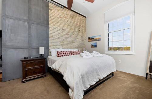 Top of The Peak: Downtown Gem! Steps to Beach - Foto 26