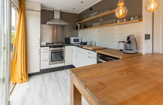 Idyllic Holiday Home in Ooltgensplaat on the Water - Foto 10