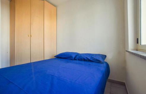 Lovely Apartment In Isca Marina - Foto 6