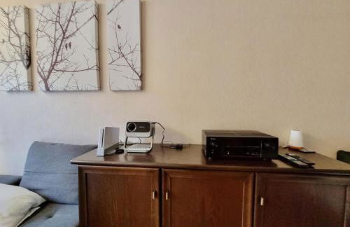 BAT Home Solutions Trier-Euren - alles was ein Hotel nicht bietet - 10 Min zur Altstadt - 98 qm Scheune für 9 Personen mit Sternenhimmel, Wintergarten, Grill und Kino - barrierefrei dank Lift & Auffahrt - Foto 16