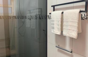 Apartamento em Santos no Gonzaga em frente a praia - Foto 25