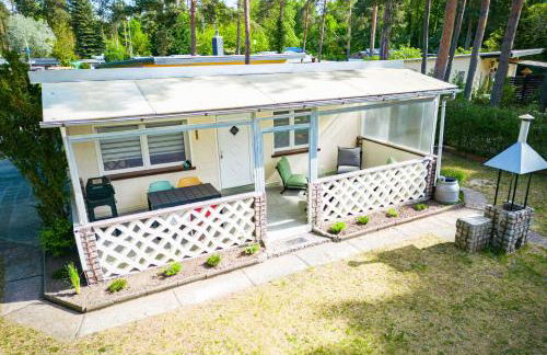 Waldbungalow mit WLAN und Terrasse in Seenähe-Hund willkommen - Foto 1