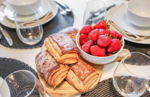 The YinYang - King Bed , Workspace , Full Kitchen - Foto 15